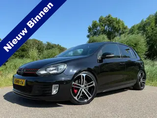 Volkswagen Golf 2.0 GTI Automaat / Schuif-/Kanteldak / DynAudio / Leder / 18" Velgen / Navi / Stoelv