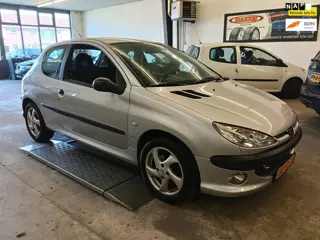 Peugeot 206 1.6-16V XS