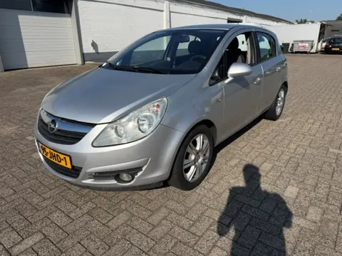 Opel Corsa 1.4-16V Cosmo Nw Ketting, Gr beurt, APK Vol opties