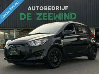 Hyundai I20 1.2 Black on Black|Nieuw Distributie