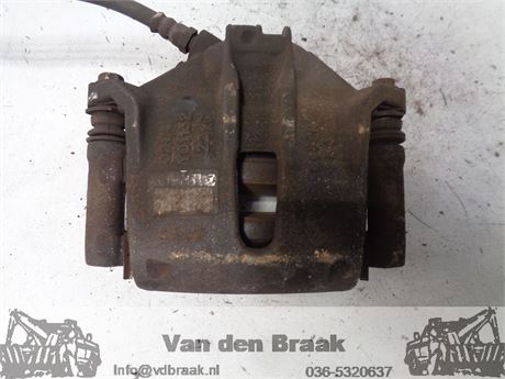 Citroen C3 1.2 VTi 2010-2016 Remklauw rechts voor
