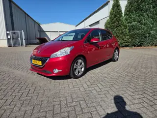 Peugeot 208 1.2 VTi Allure Airco Navi Cruise