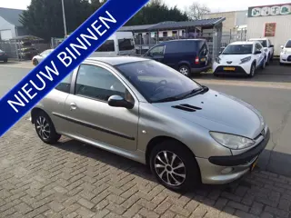 Peugeot 206 1.4 Gentry Premium (bj 2004, automaat)