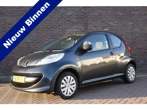 Peugeot 107 1.0-12V XR, keurig onderhouden auto met een nieuwe APK
