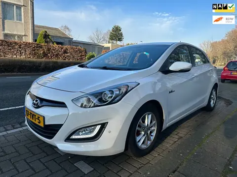 Hyundai I30 1.6 GDI i-Vision airco,navi,achteruit camera nap