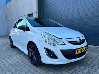 Opel Corsa 1.4i 16V Cosmo AIRCO PANO 2011