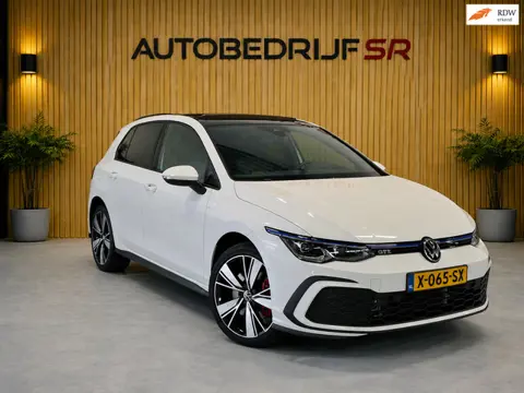 Volkswagen Golf 1.4 eHybrid GTE Pano! Hud! Side Asisst! Keyless! iQ! Camera! Stoelverwarming! Stuurv