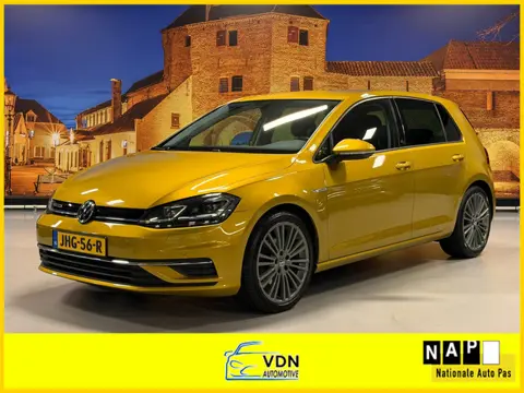 Volkswagen Golf 1.5 TSI Highline Sound Automaat LED PDC Carplay