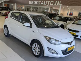 Hyundai i20 1.2i i-Deal Airco, Stuurbekrachtiging