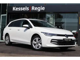 Volkswagen Golf Variant 1.5 eTSI Life | ACC | Stoel/Stuurverwarming | Ambient | Sensoren | LED | Car