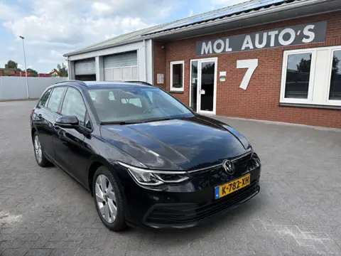 Volkswagen Golf VIII Variant 1.0 TSI Life , Navi , APK 04-27