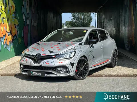 Renault Clio 1.6 Turbo R.S. Trophy UNIEK! | ACHTERUITRIJCAMERA | STOELVERWARMING | AKRAPOVIČ UITLAAT