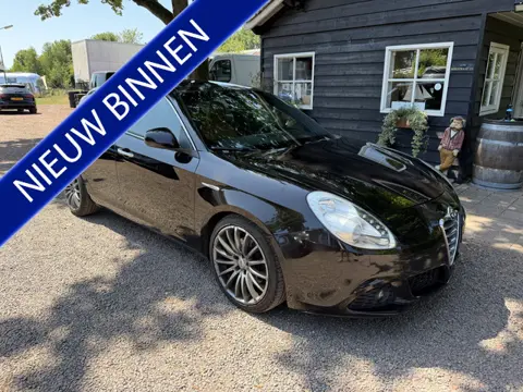 Alfa Romeo Giulietta 1.4 T Distinctive PANO|NAV|PDC