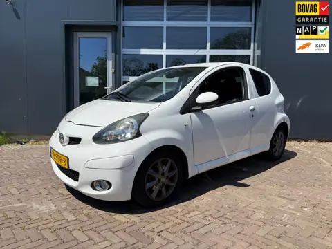 Toyota Aygo 1.0-12V Dynamic Navigator