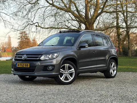 Volkswagen Tiguan 1.4 TSI 160PK R-Line,Carplay,Pano,Navi,Trekhaak