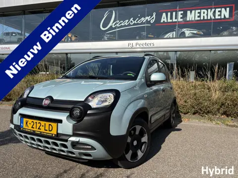 Fiat Panda 1.0 Hybrid Cross Launch Edition Airco - parkeersensor achter - Bluetooth - Dakrails - Rad