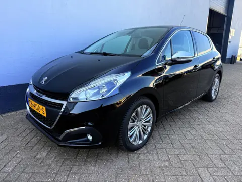 Peugeot 208 1.2 PureTech Allure - Achteruitrijcamera - Navigatie