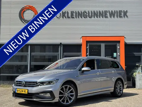 Volkswagen Passat Variant 1.5 TSI R-Line Business + / Trekhaak / Applecarplay / Android Auto / Navi 