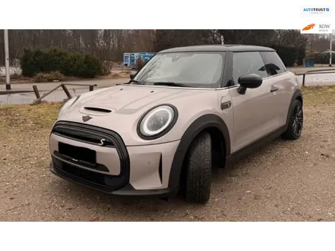 Mini Mini Electric 33 kWh *schuifdak *stuurverw. *dealerond.