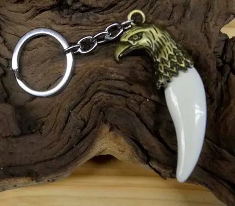 Sleutelhanger " Adelaar met tand "