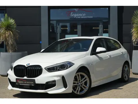 BMW 1-serie 118i Executive Edition M-Sport 136pk Panoramadak/Navigatie/Stoelverwarming
