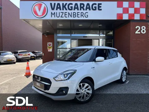 Suzuki Swift 1.2 Style Smart Hybrid // DODEHOEK // ADAPT. CRUISE // CAMERA+SENSOREN // STOELVERWARMI