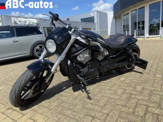 Harley-Davidson V-Rod Custom / Vance & Hines / K&N