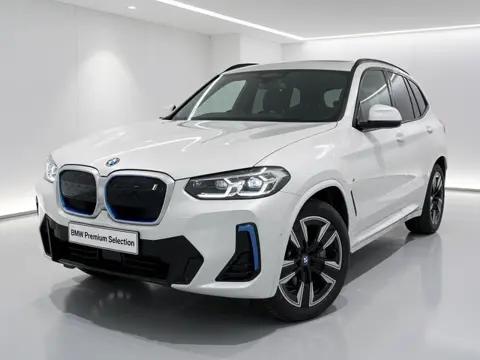 BMW iX3 Executive 80 kWh | 19" | Panorama | Trekhaak | Driving Assistant Professional