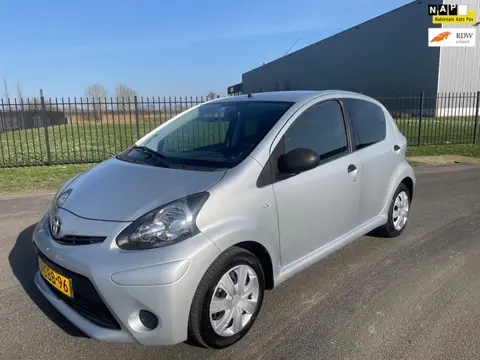 Toyota Aygo 1.0 VVT-i Now|Airco|Bj 2013|5 drs||NAP|Privacy glas|