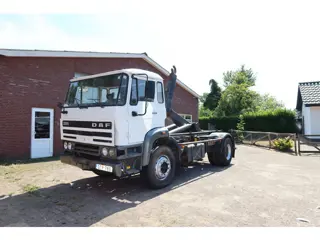 DAF 2300 Turbo / Hooksystem / Manuel Gearbox / Steel suspension