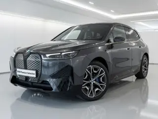 BMW iX xDrive40 Executive 77 kWh | 22"| Pano Sky | Driv. Ass.Pro | Trekhaak | Sportpakket | Soft Clo