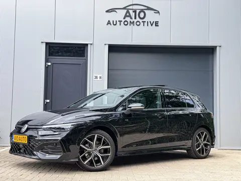 Volkswagen GOLF 8.5 1.5 eTSI R-Line (2600 KM!) PANO | HUD | IQ LED