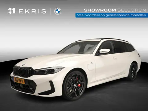 BMW 3 Serie Touring 330e | M-Sportpakket | LED | Leder | HUD | Active cruise | Panoramadak | Trekhaa
