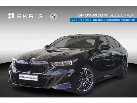 BMW i5 eDrive40 | SOH 100% | Cruise Control Adaptief met Stop&Go | Glazen Panoramadak | Head-Up Disp