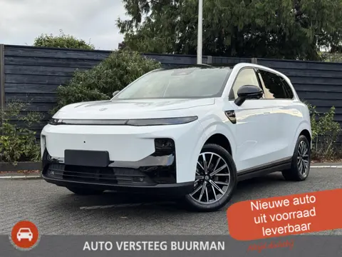 Leapmotor B10 Life Hybrid EV 18.8 kWh 218PK Automaat Navigatie, Rondomzichtcamera, Adaptieve cruise 