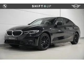 BMW 3-serie 330e eDrive Edition Hifi | Elektr. Trekhaak | 18"