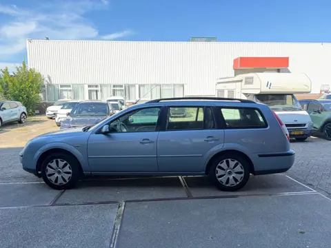 Ford Mondeo Wagon 1.8-16V Futura APK 2027