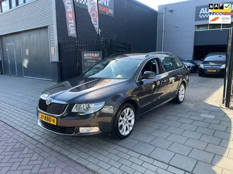 Skoda Superb Combi 1.8 TSI Ambition 2e Eigenaar! Trekhaak Airco NAP APK