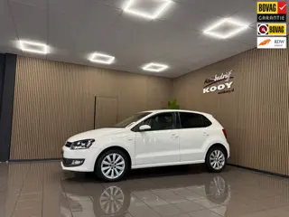 Volkswagen Polo 1.4-16V Comfortline * Automaat / Stoelverwarming / Airco / LM Velgen *