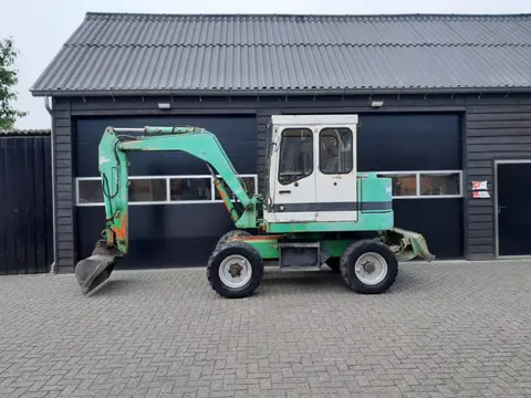 Schaeff HML 20 mobiele kraan Servo NL kenteken (bj 1992)