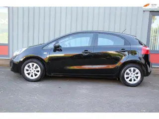 Kia Rio 1.2 CVVT Comfort Pack Dealer onderhouden navigatie nieuwe apk