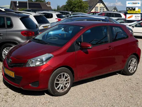 Toyota Yaris 1.3 VVT-i Aspiration Automaat Cruise Camera Nieuwe Banden Nette Auto