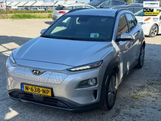 Hyundai Kona EV Premium 64 kWh 450+ Bereik 3 Fase Bomvol Opties Leer StoelVentilatie Pano ACC Carpla