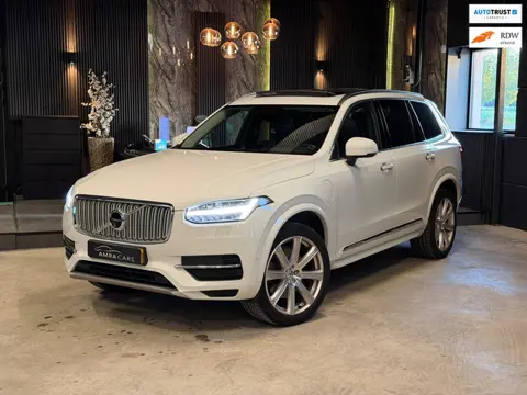Volvo XC90 2.0 T8 Twin Engine AWD Inscription|FULL OPTIONS!