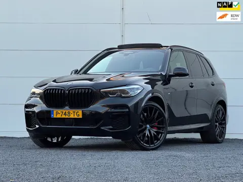 BMW X5 XDrive45e High Exe 394 PK Org NL M-Sport Pano HUD 360 Cam 22" Luchtvering Alarm klasse 5