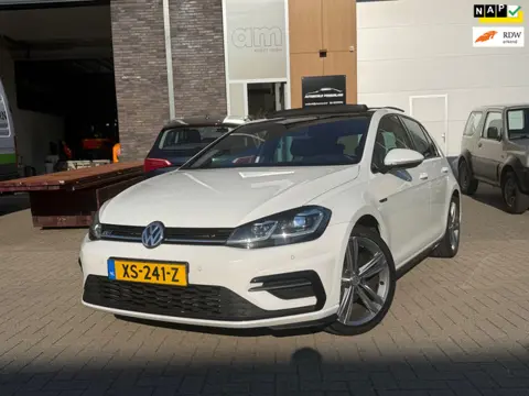 Volkswagen Golf 1.5 TSI Highline Business R