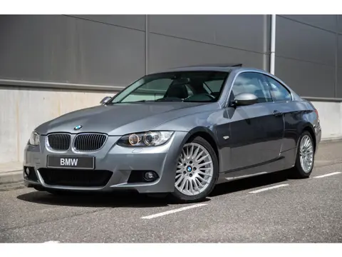 BMW 3-serie Coupé 325xi Executive | Schuifdak | Sportuitlaat | Bilstein | Stoelverwarming