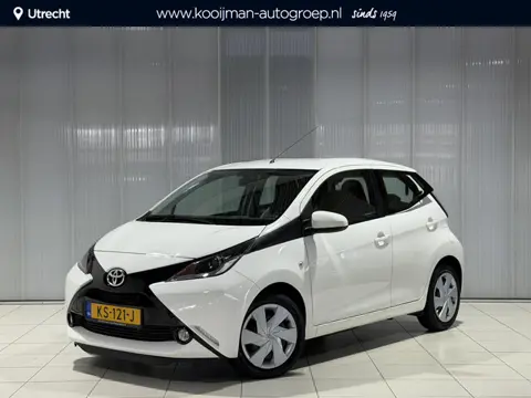 Toyota Aygo 1.0 VVT-i x-play Dealer onderhouden , All season banden, Airco