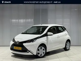 Toyota Aygo 1.0 VVT-i x-play Dealer onderhouden , All season banden, Airco