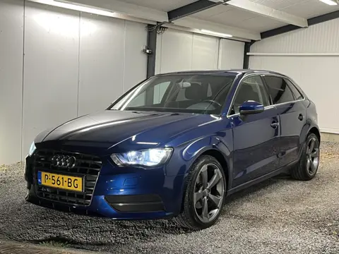 Audi A3 Sportback 1.2 TFSI Attraction 8-2013 NAVI,LEDER,LED,CRUISE,SPORT.INT,18''LMV,AFN TREKH..